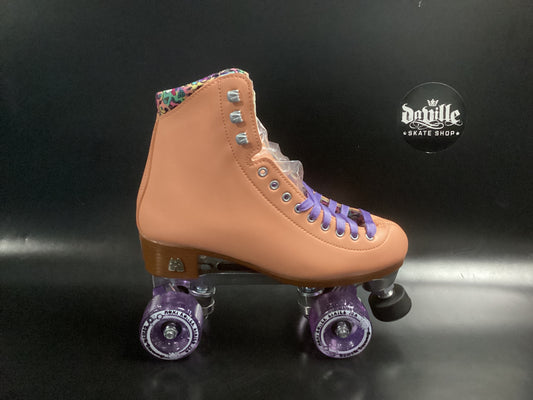 Moxi Skates- Beach Bunny