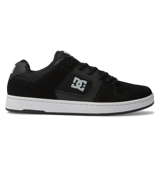 DC SHOES Manteca 4 Skateboard Shoes Black / White